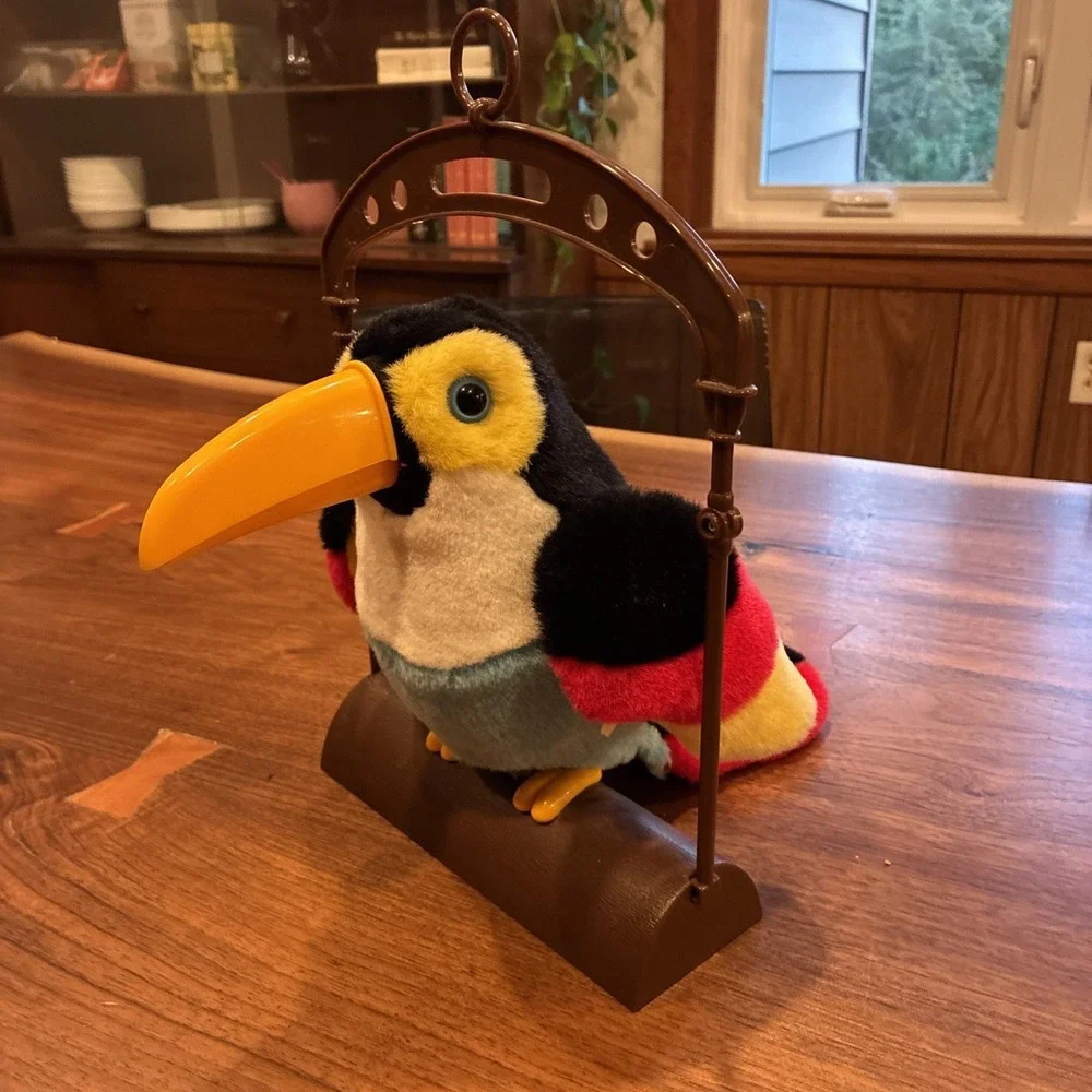 Vintage Cracker Barrel Animated Talking Repeating Parrot Toucan Plush Bird Rare!